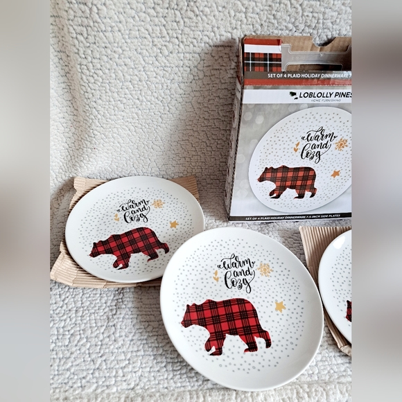 Set of 4 Loblolly Pines Plaid Holiday 7.5 in Side Plates - Picture 2 of 6